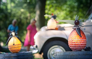 Ausstellung der Sonderedition SCHRÄGE VÖGEL auf dem Borowski Sommerfest 2023