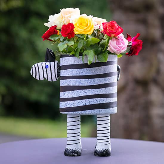 Rosenstrauß in Borowski ZEBRA Vase